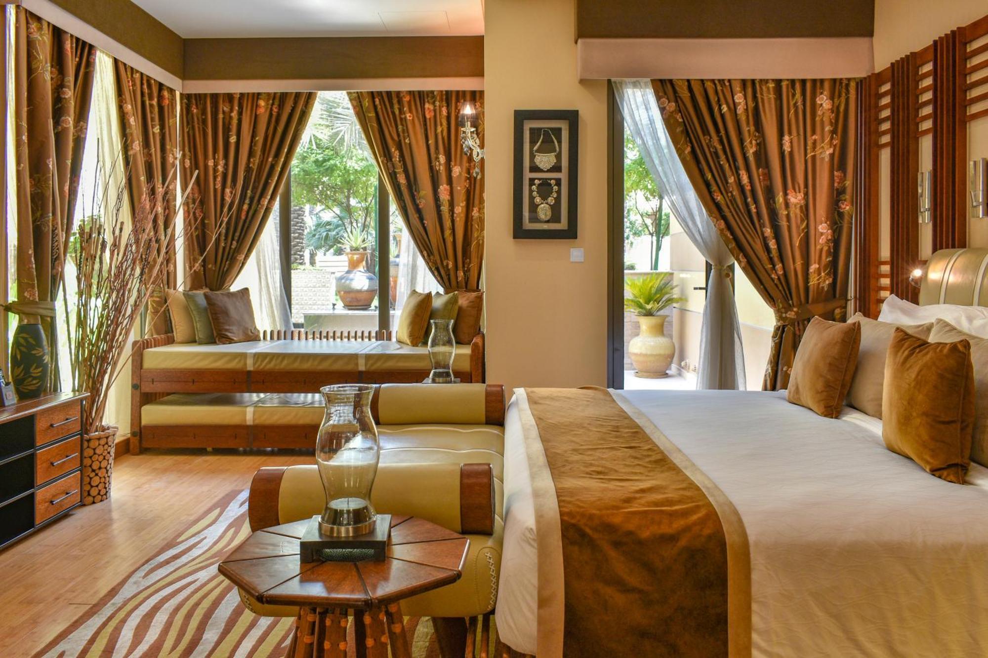 リーフ リゾート マナーマ エクステリア 写真 A suite at the Jumeirah Creekside
