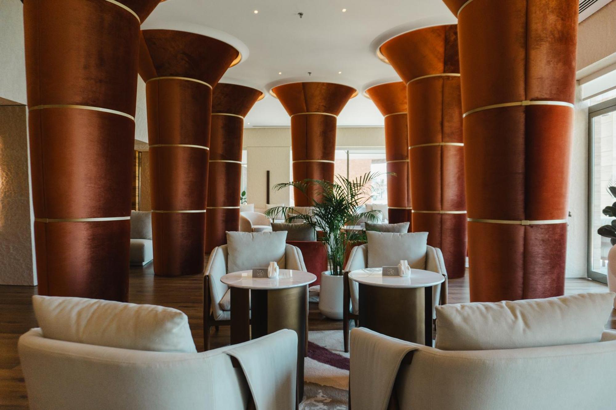 リーフ リゾート マナーマ エクステリア 写真 The lobby of the hotel