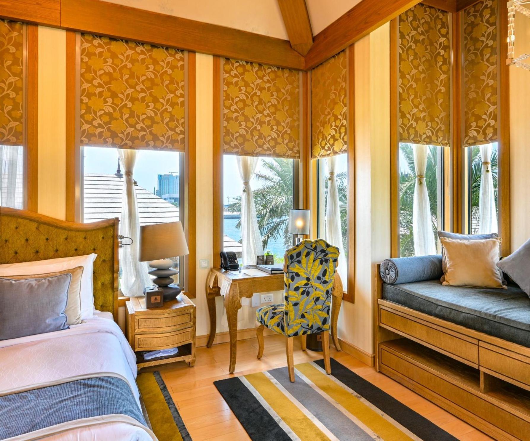 リーフ リゾート マナーマ エクステリア 写真 A room at the Oberoi Dubai