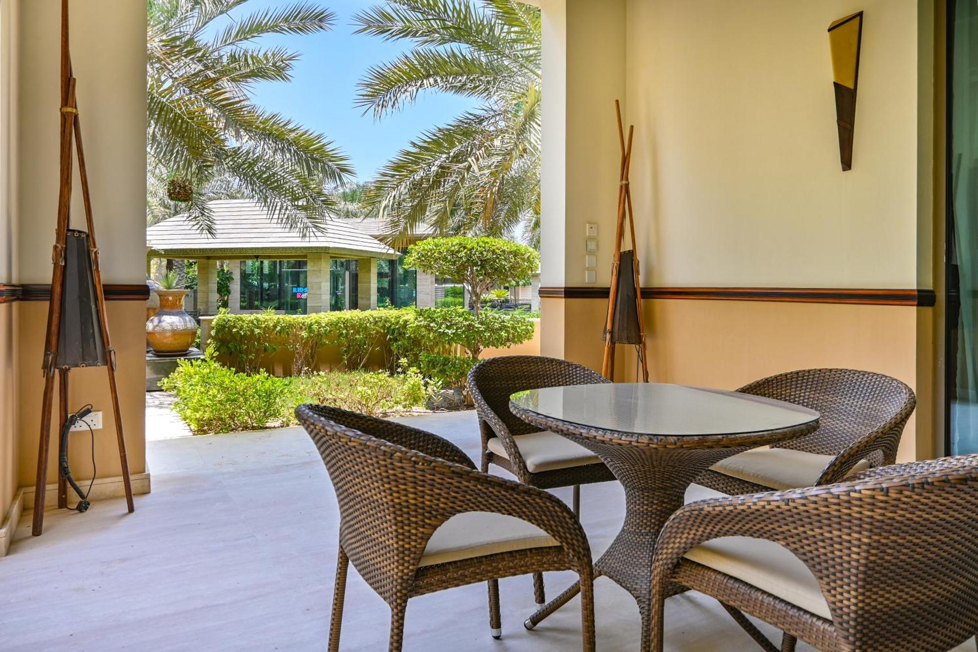 リーフ リゾート マナーマ エクステリア 写真 The Palm Beach Club