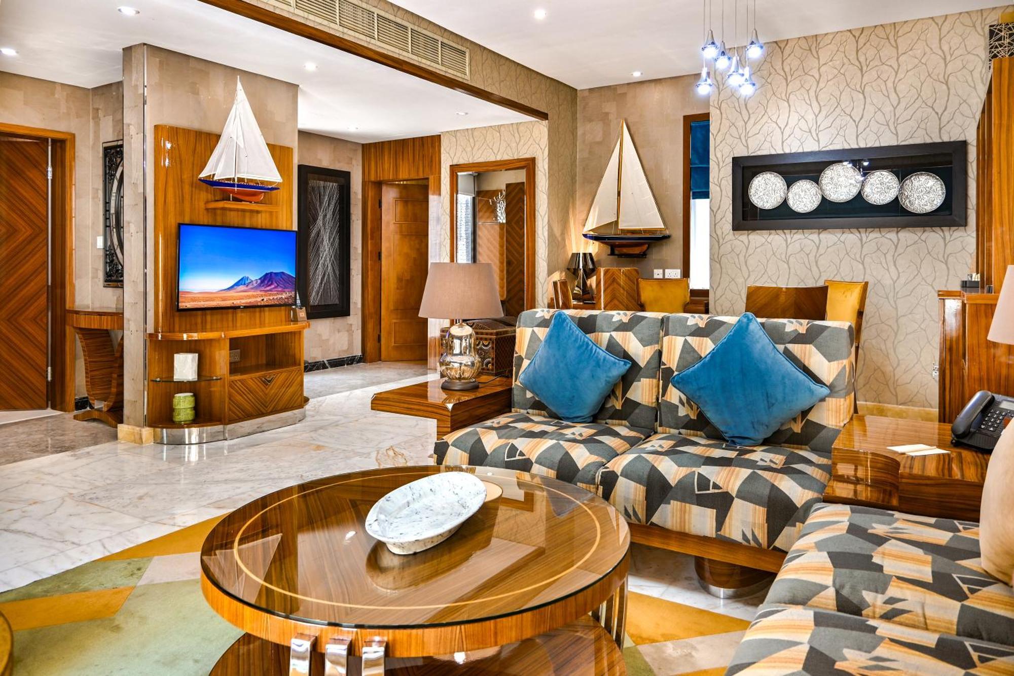 リーフ リゾート マナーマ エクステリア 写真 A suite at the hotel
