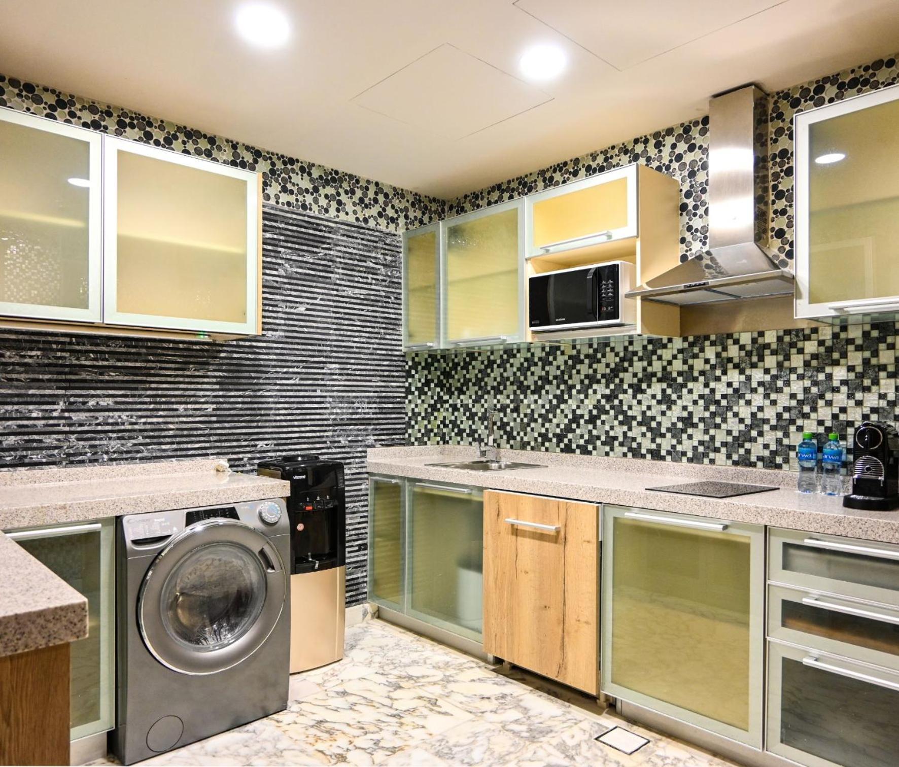 リーフ リゾート マナーマ エクステリア 写真 A modern kitchen